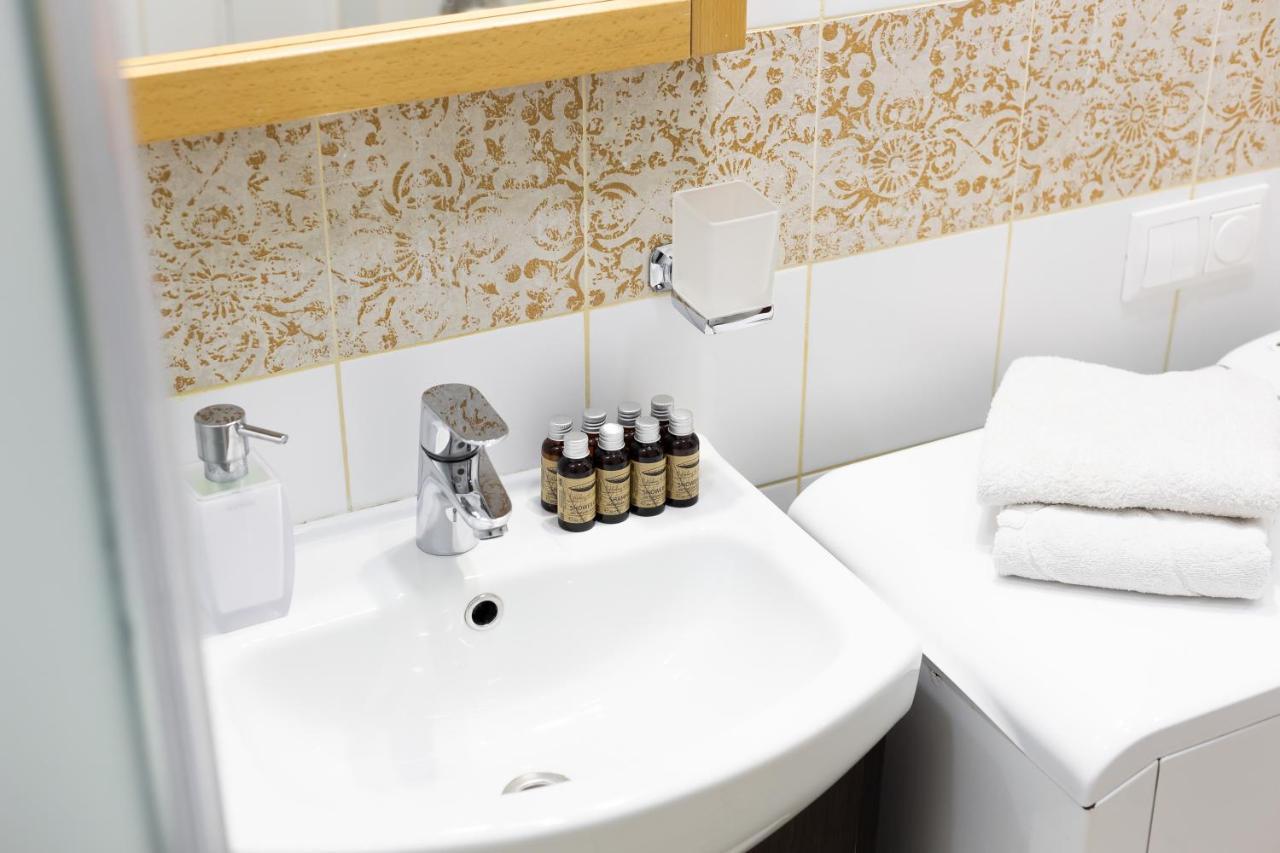 Lion King Krakivska Apartment Лвив Екстериор снимка